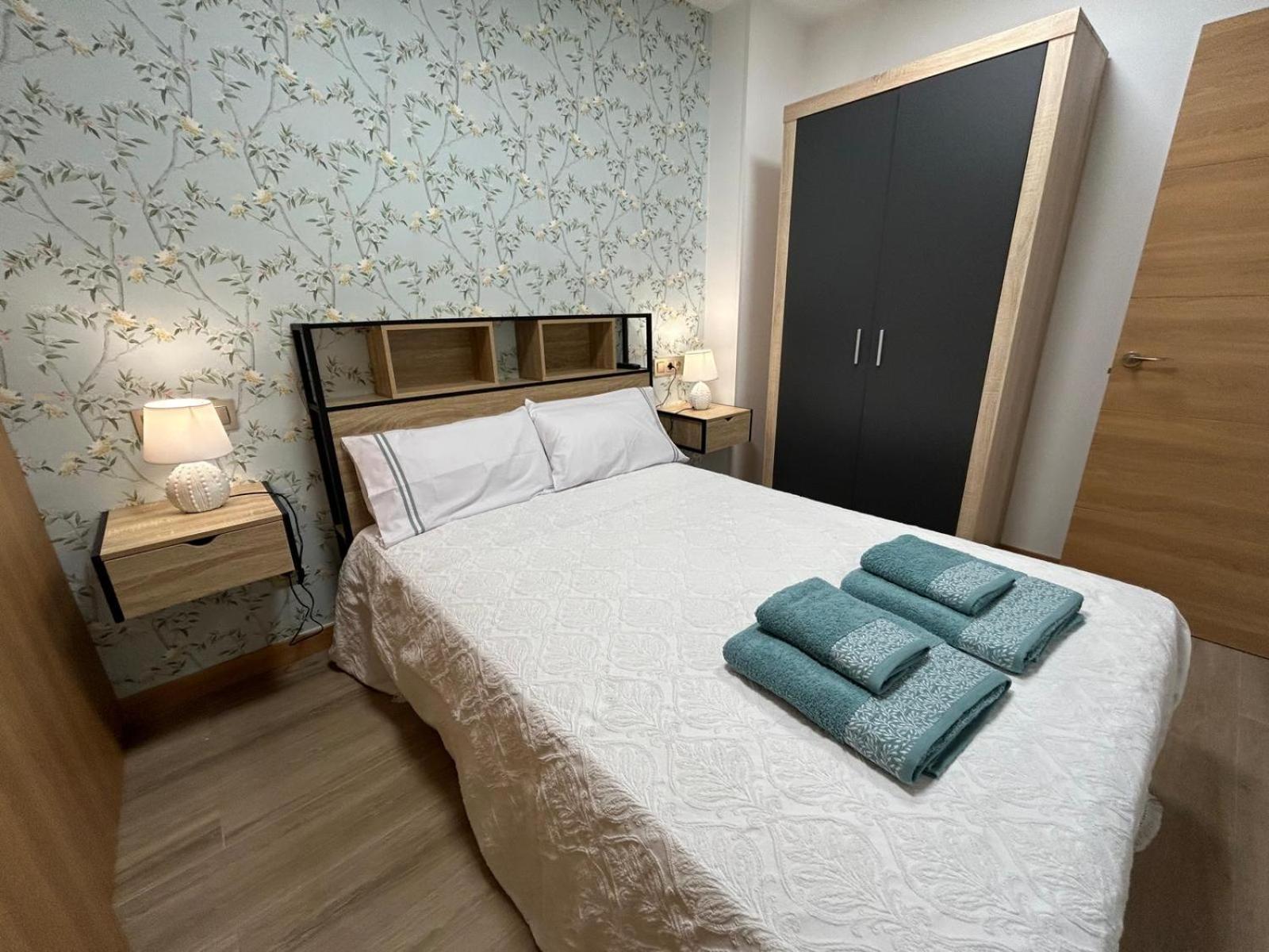 Apartamentos Torres Del Milladoiro Ames Bagian luar foto